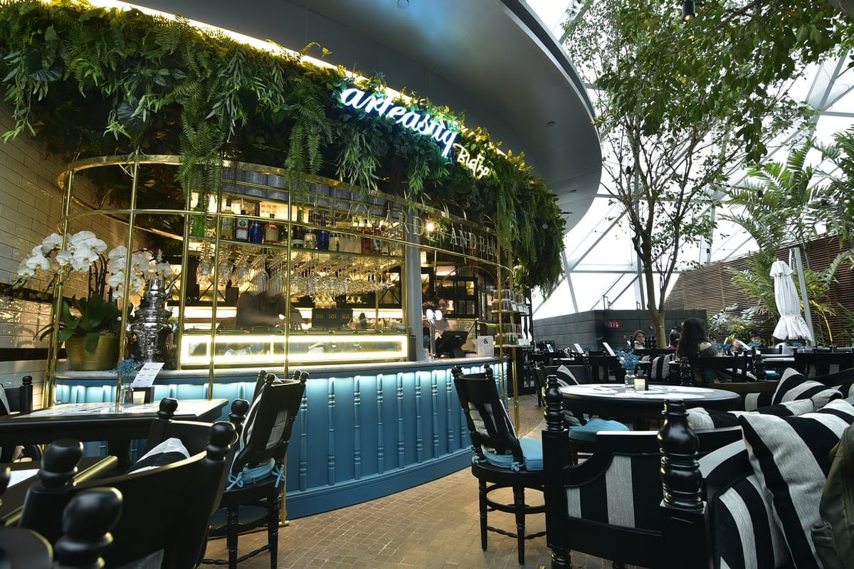 Starryblu × Arteastiq — Global Finance Meets Singapore Tea Culture & Dining