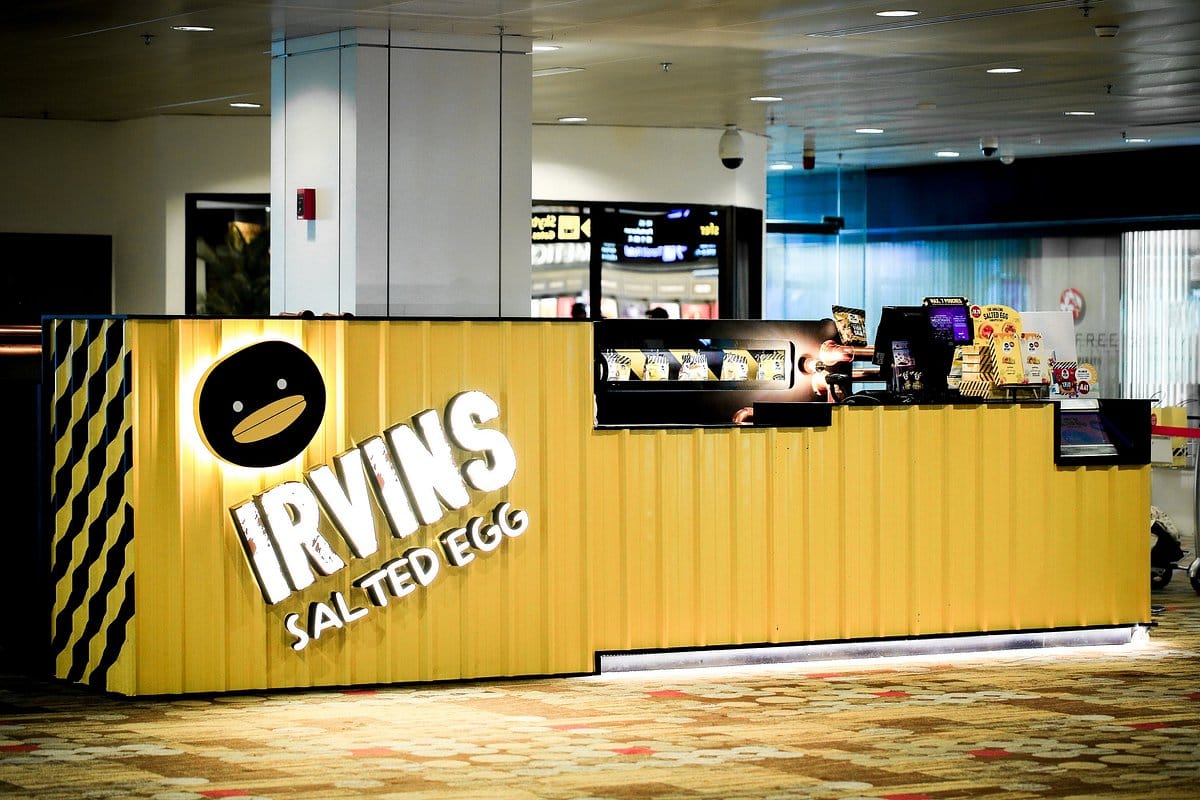 Starryblu × IRVINS — Seamless Global Payment Meets Singapore’s Most Addictive Salted Egg Snacks