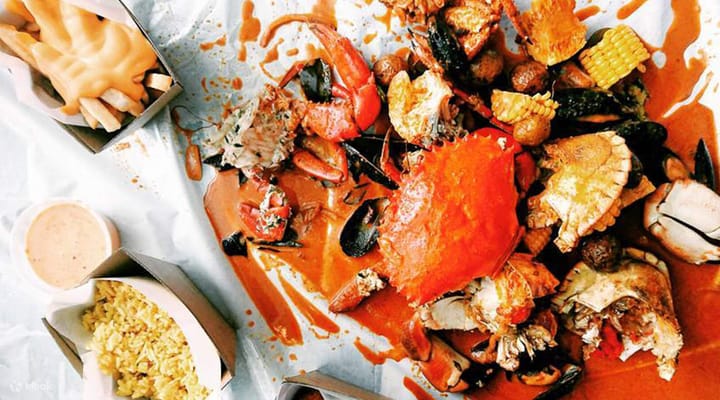 Starryblu × Cajun On Wheels — Seamless Cross‑Border Payment Meets Halal Seafood Buckets in Singapore